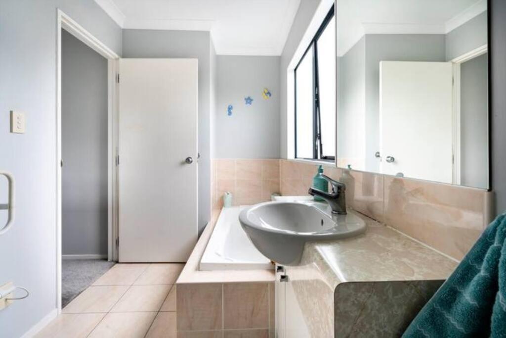 Double Room With Shared Bathroom Окленд Экстерьер фото